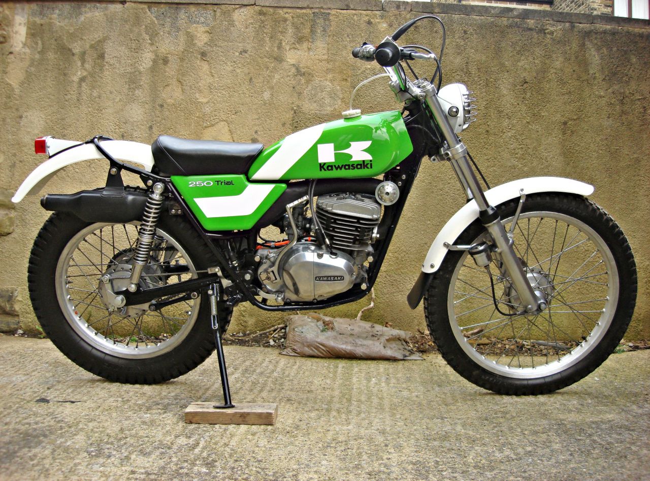 1975 kawasaki KT250 A