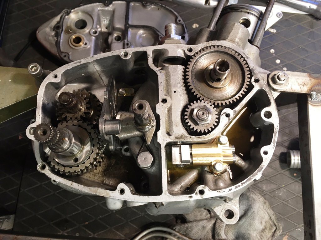 oil leak gearbox.JPG