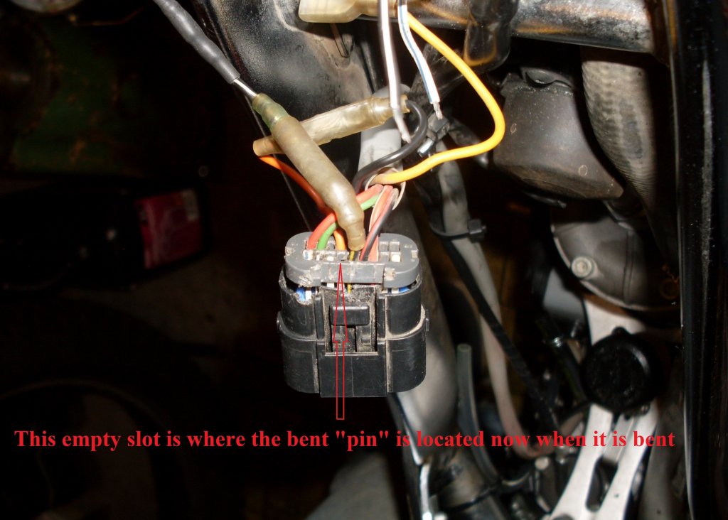 Pic 4. This is where the bent pin sits now when it is bent. 2005 Gas Gas TXT 125 Pro.JPG