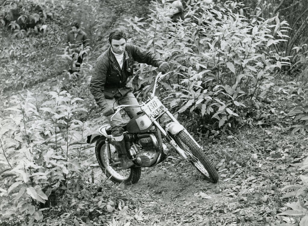 1961282971_DadChairmansTrialKent1972BultacoGPB5J.thumb.jpg.a6e4067a886821b67361be1cf896f50e.jpg