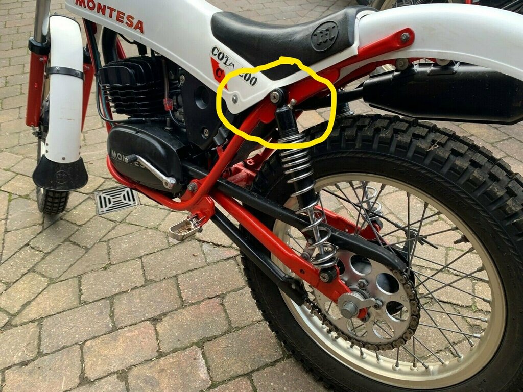 Montesa 200 seat_LI.jpg