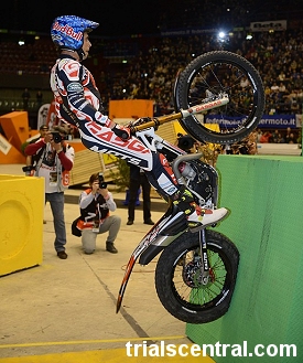 adam raga milan indoor 1