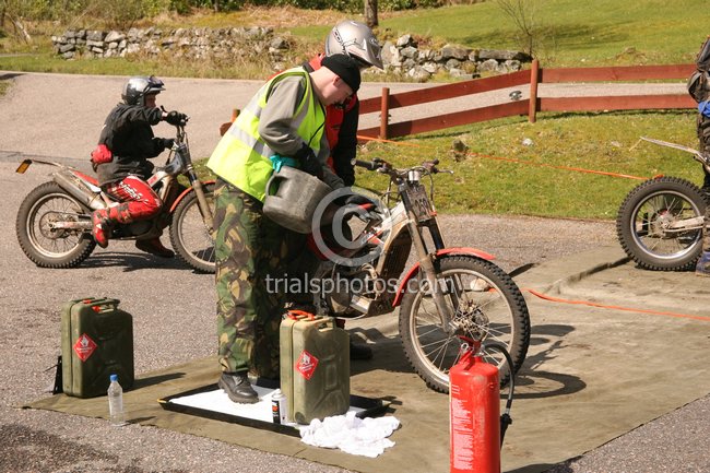Refuelling_1.JPG